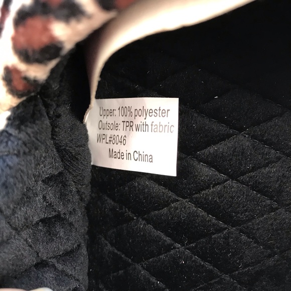 Gift 🎁 idea! Closed velour micro fiber Slippers - Picture 2 of 4